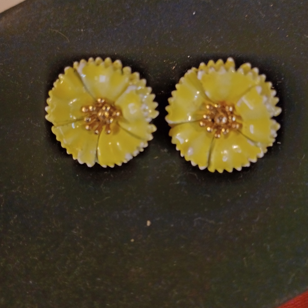 Vintage trifari earrings